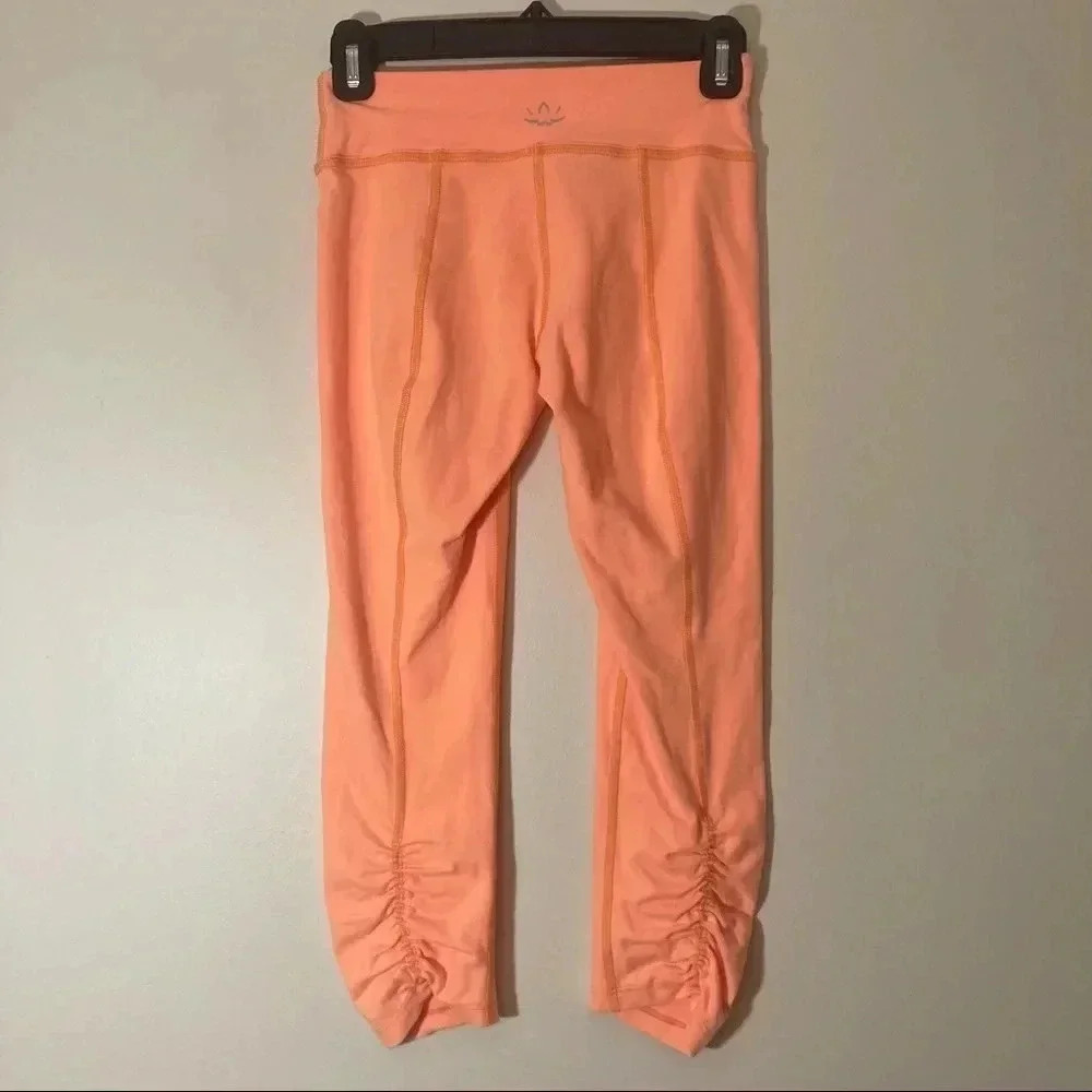Beyond Yoga neon  orange leggings